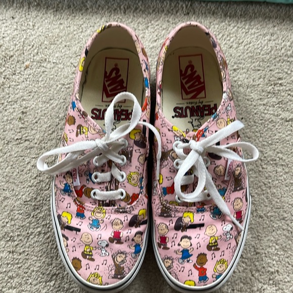 Vans Shoes - Vans Peanuts 2017 sneakers! RARE! Women’s size 7 in excellent used condition.